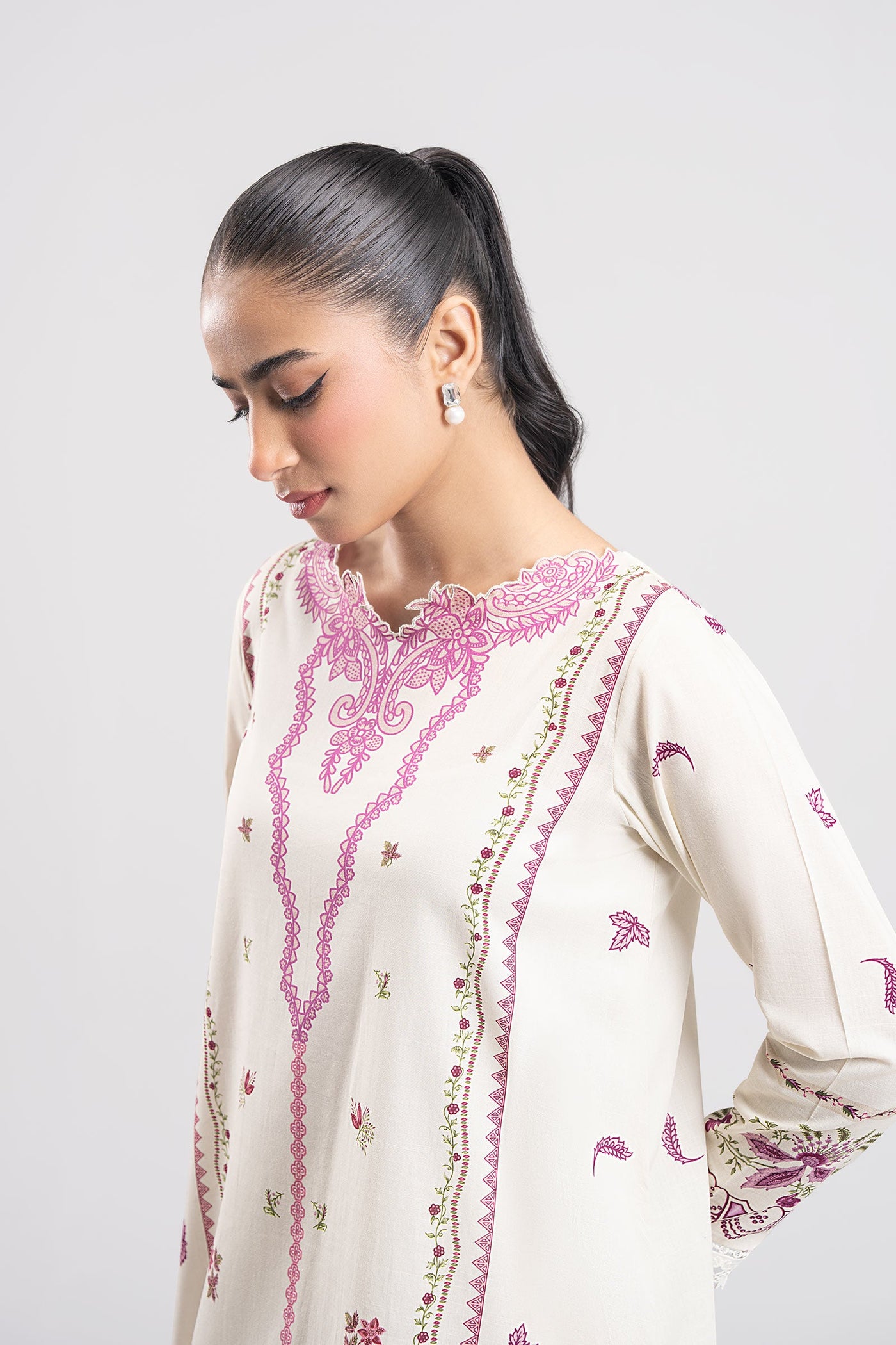 2 Pc Embroidered Slub Lawn Suit