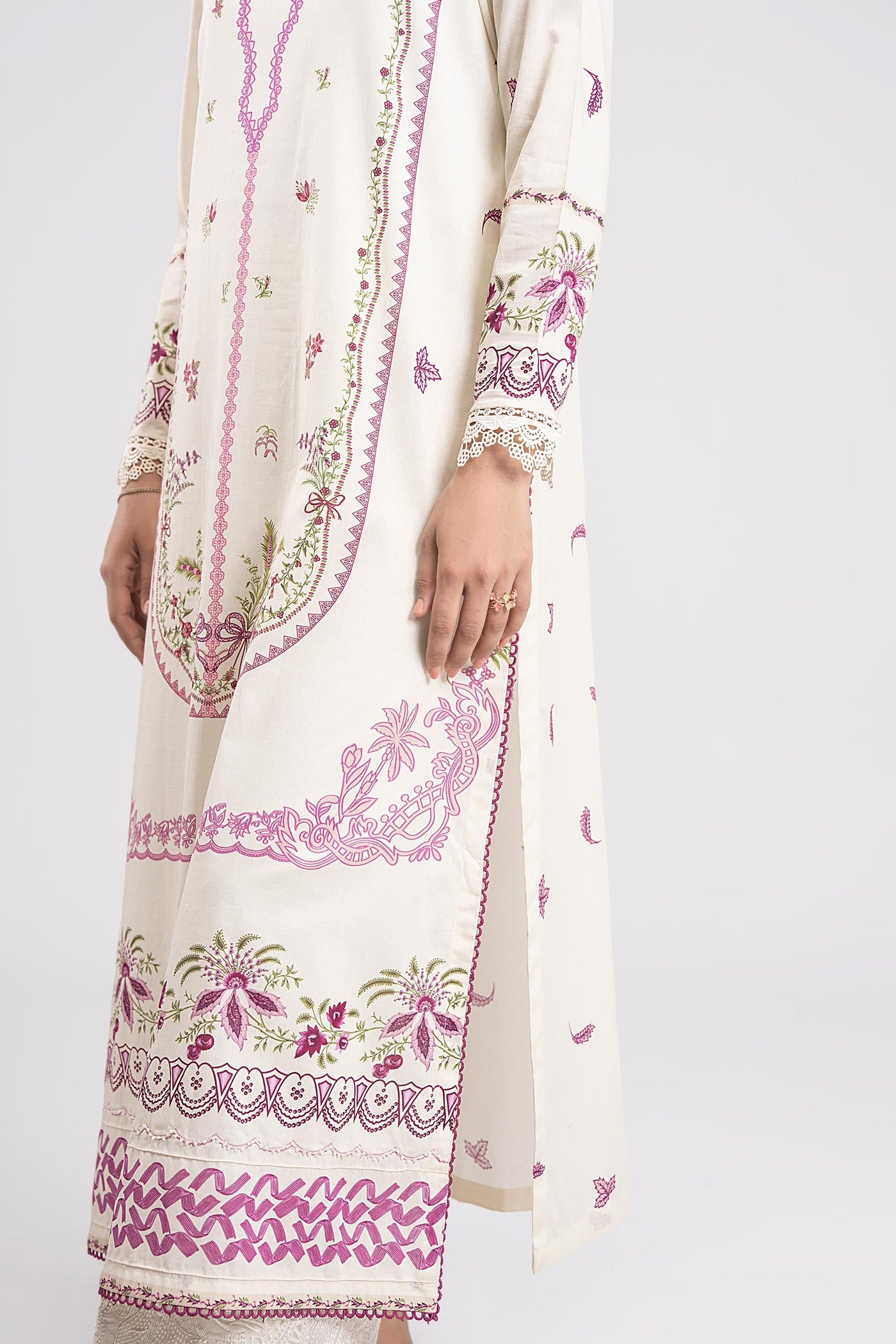 2 Pc Embroidered Slub Lawn Suit