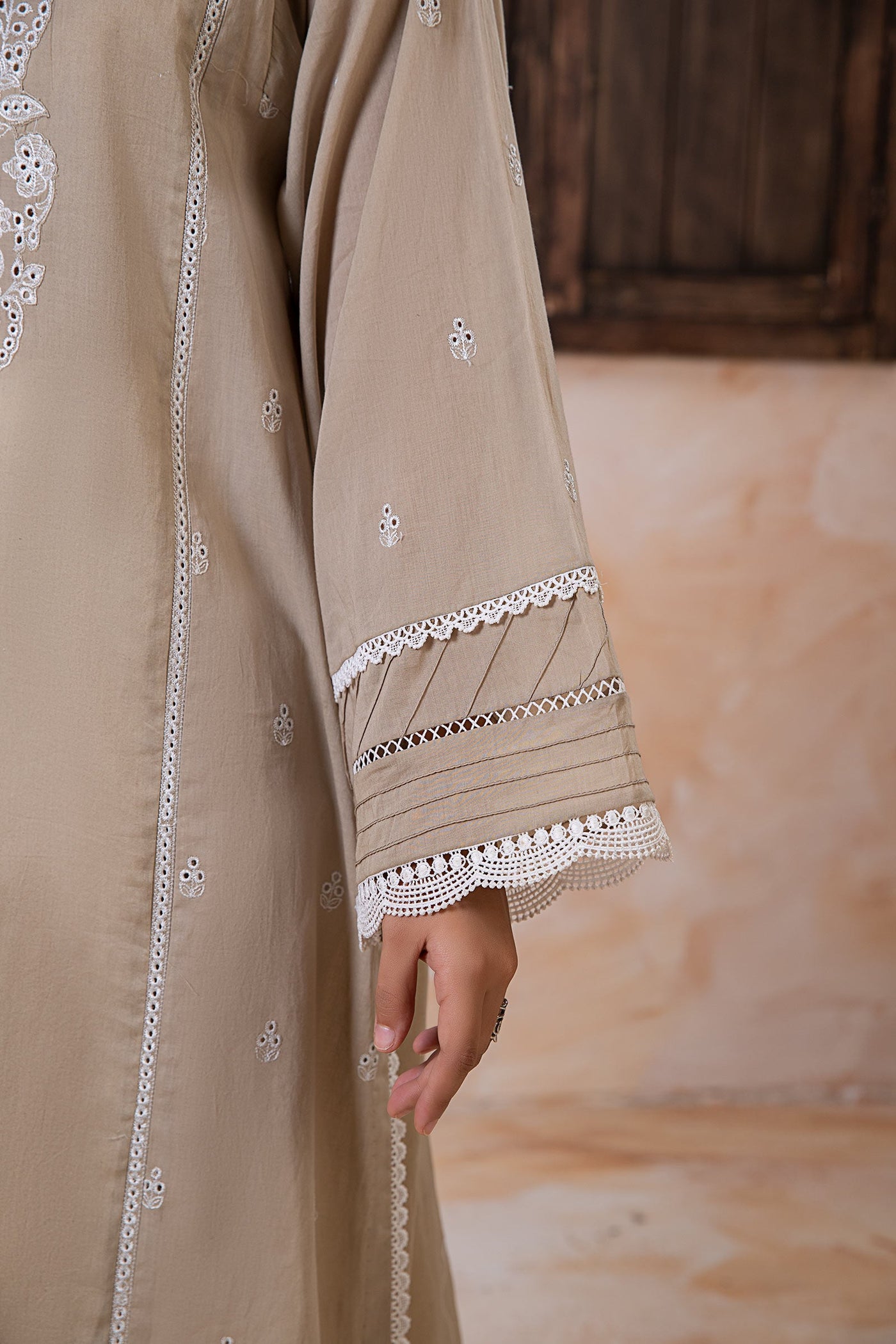 Embroidered Lawn Kurta