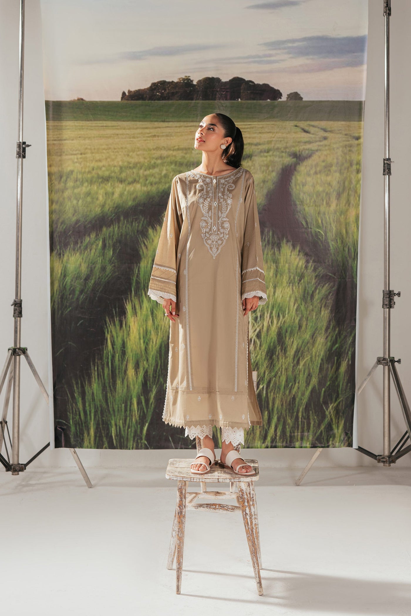 Embroidered Lawn Kurta