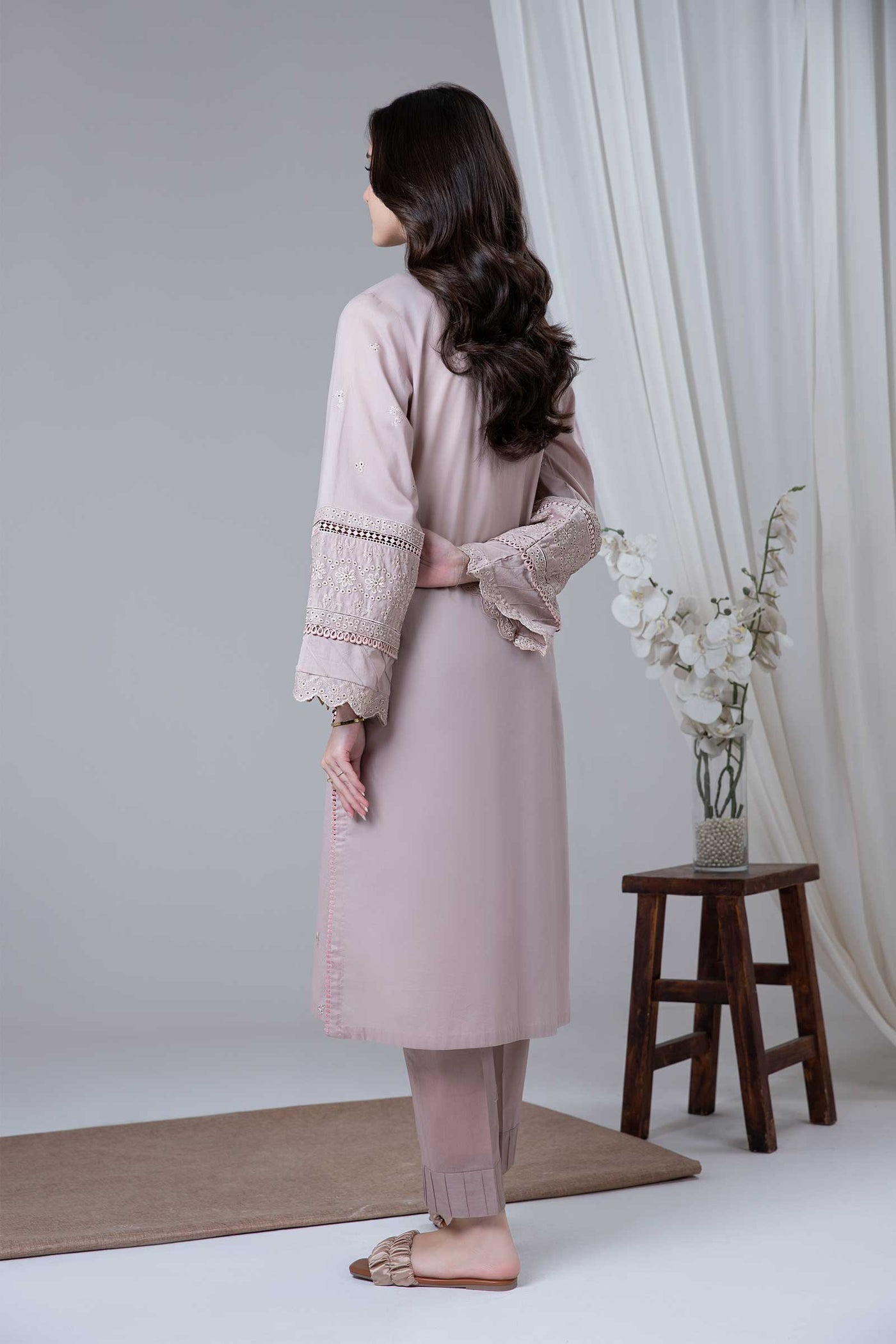 Embroidered Lawn Kurta