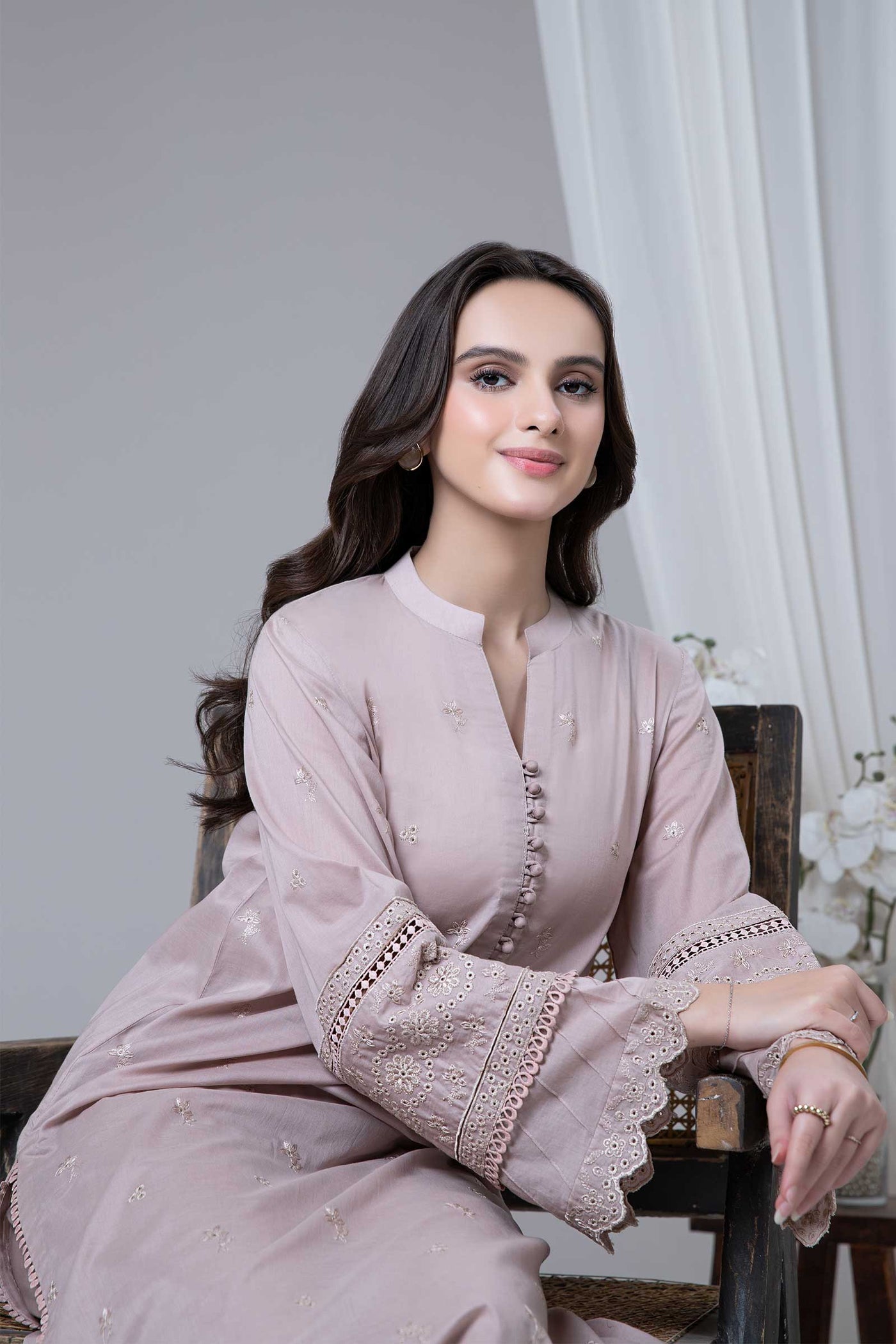 Embroidered Lawn Kurta