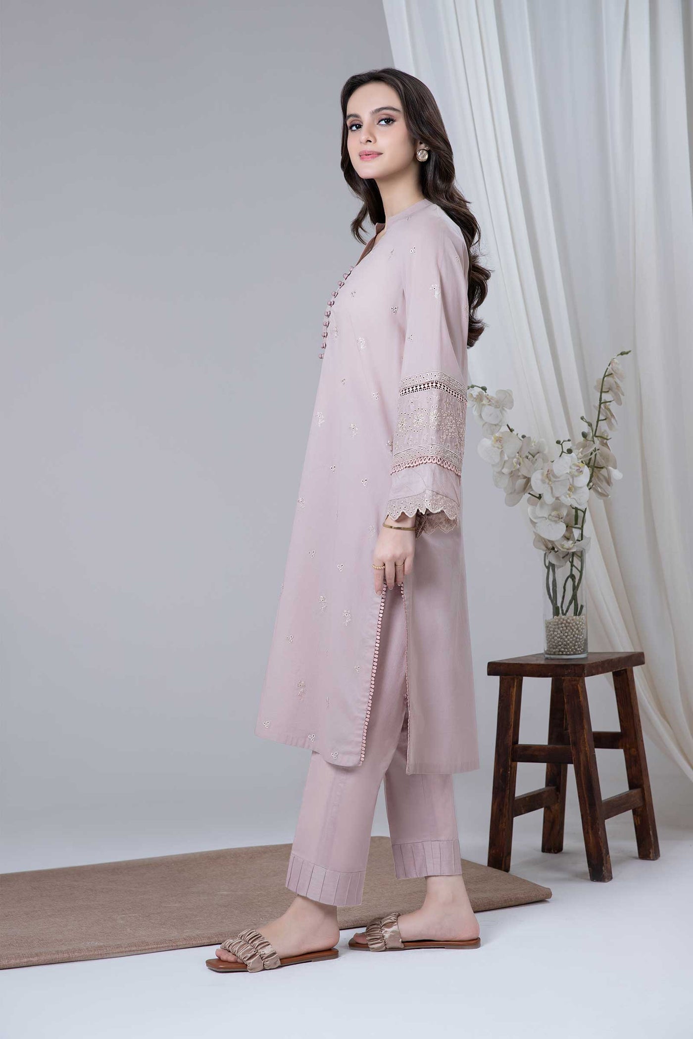 Embroidered Lawn Kurta