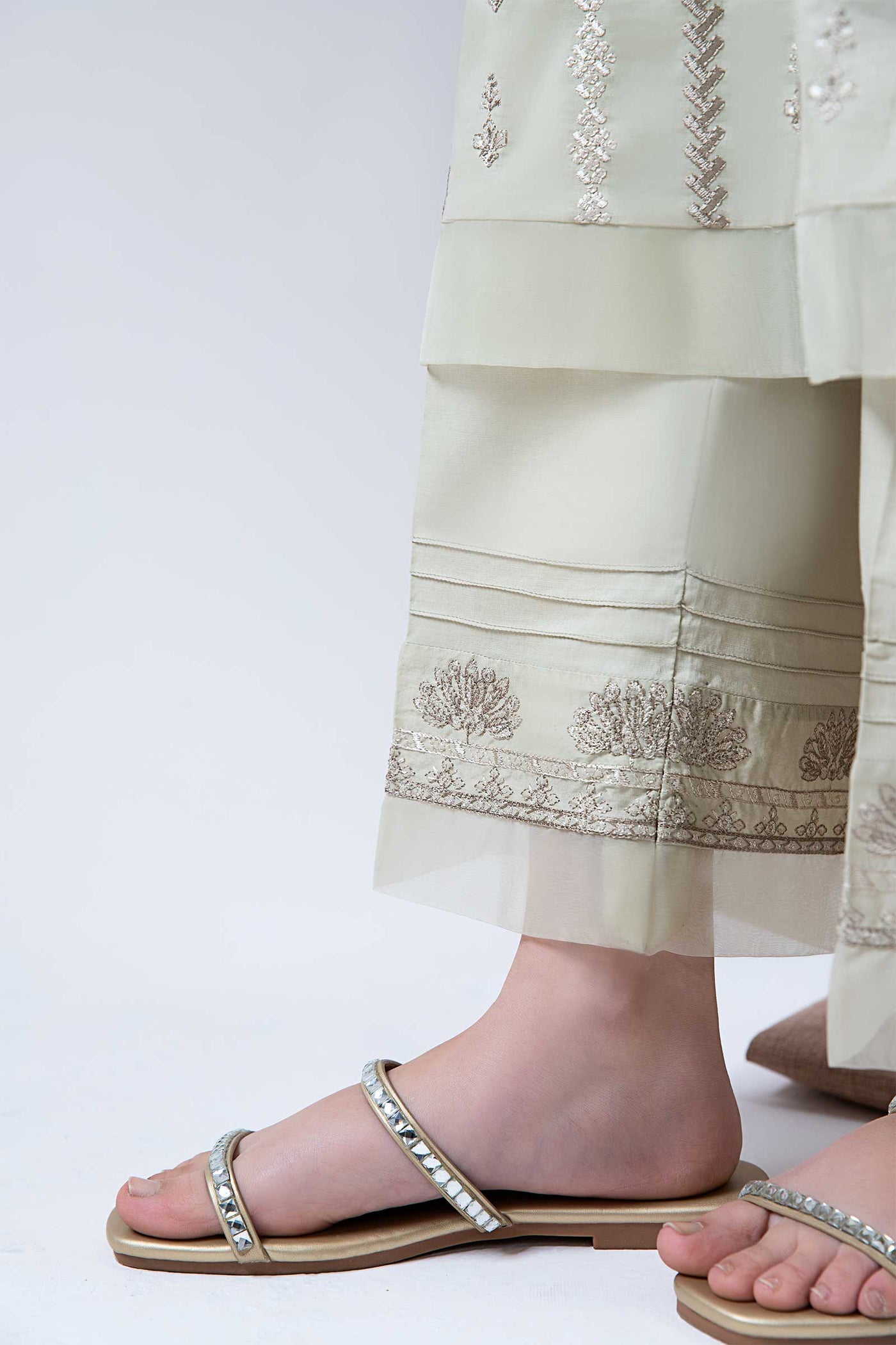 2 Piece Embroidered Lawn Suit