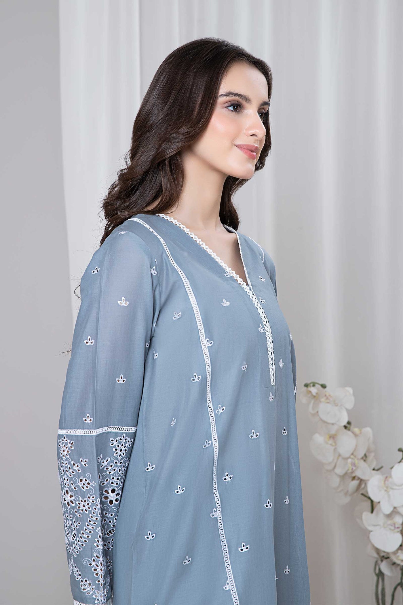 Embroidered Lawn Kurta