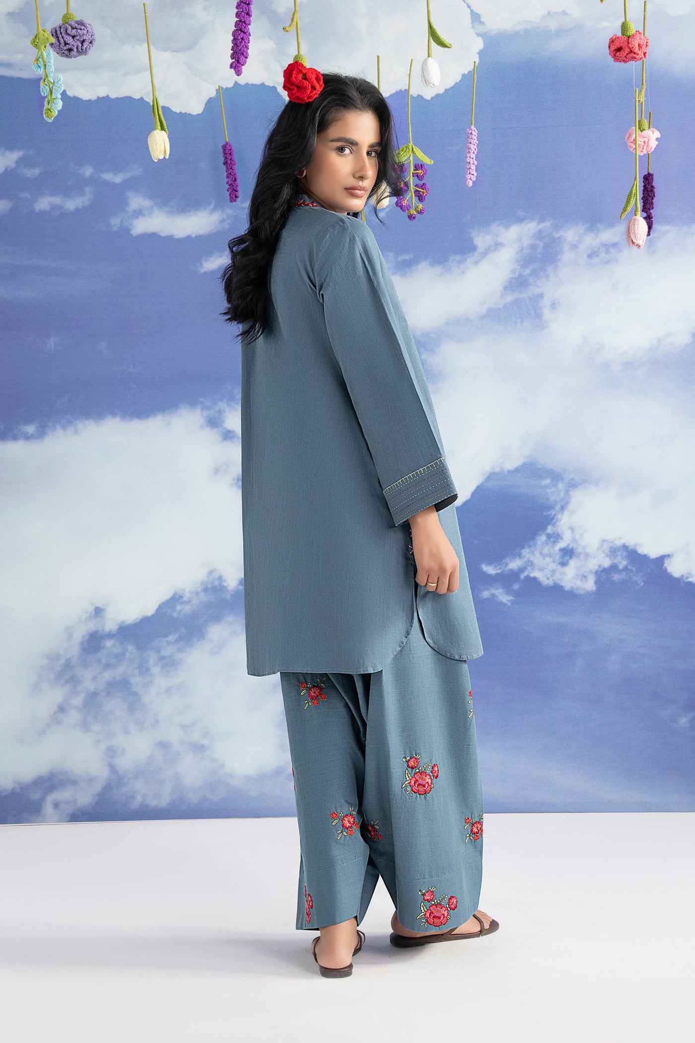 2 Pc Embroidered Crosshatch Suit