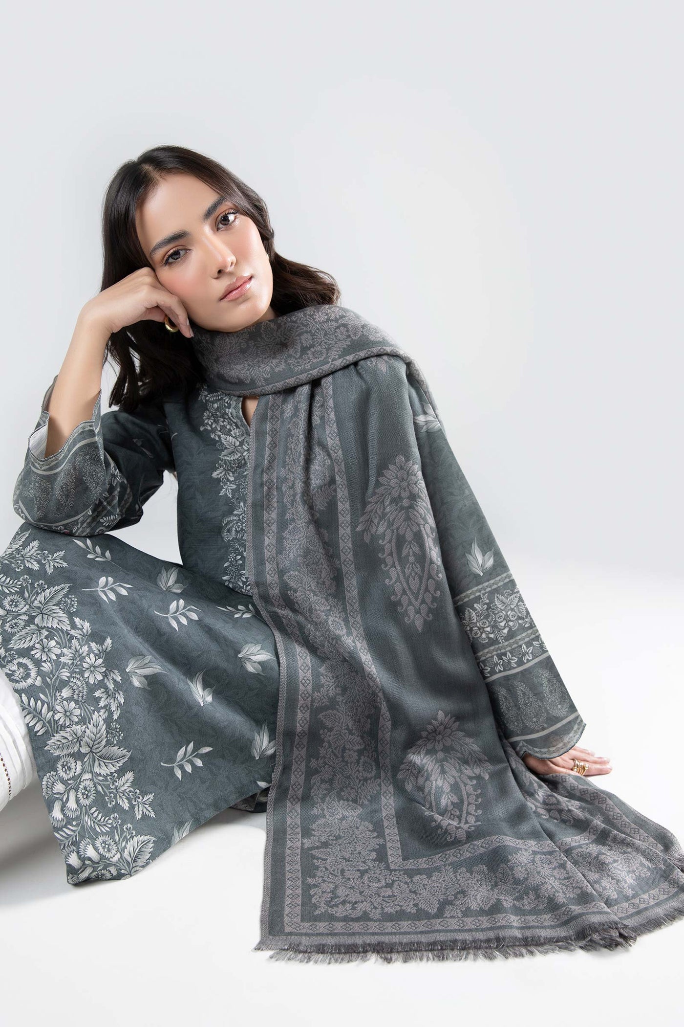 2 Pc Printed Khaddar Suit