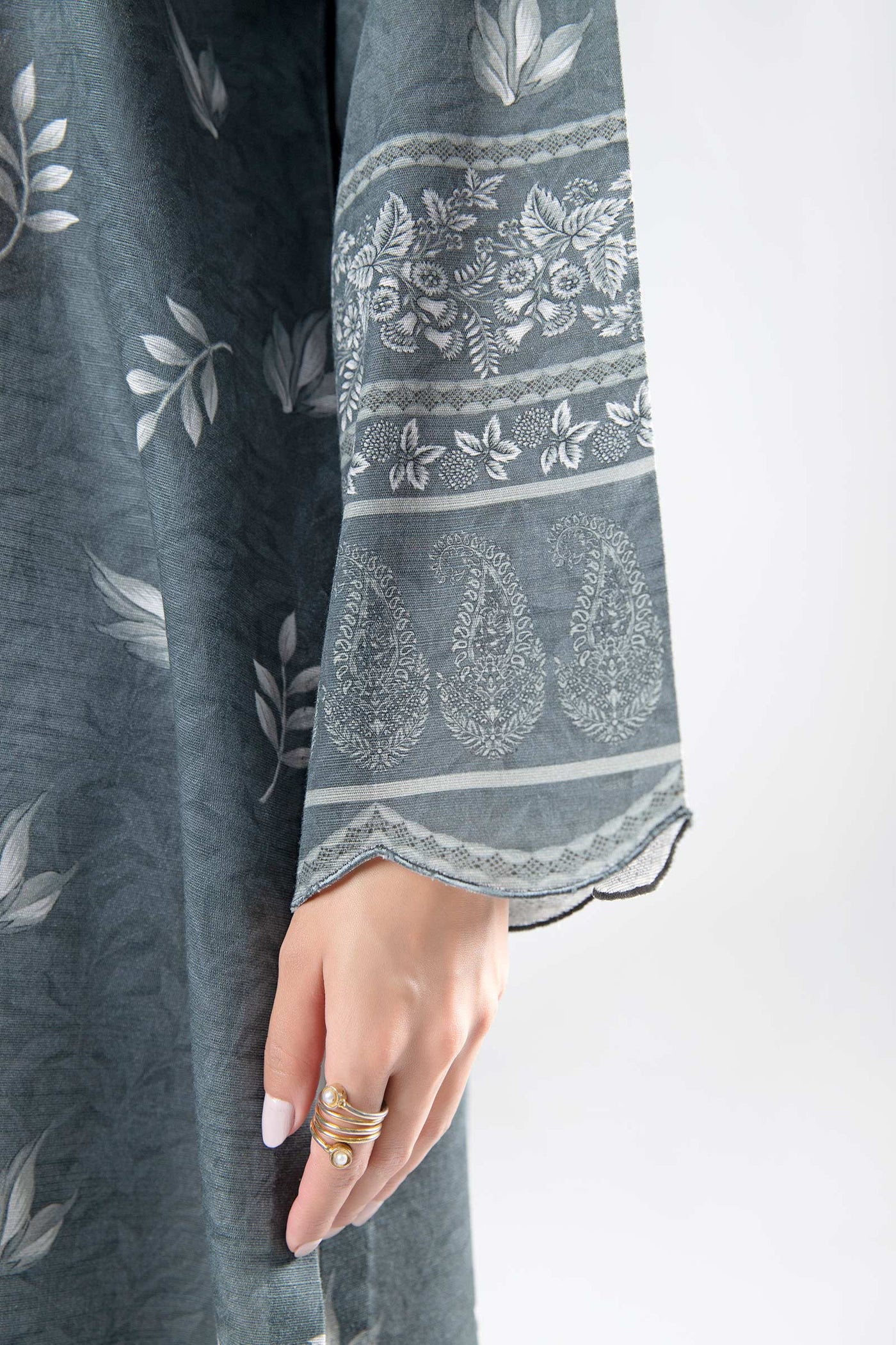 2 Pc Printed Khaddar Suit
