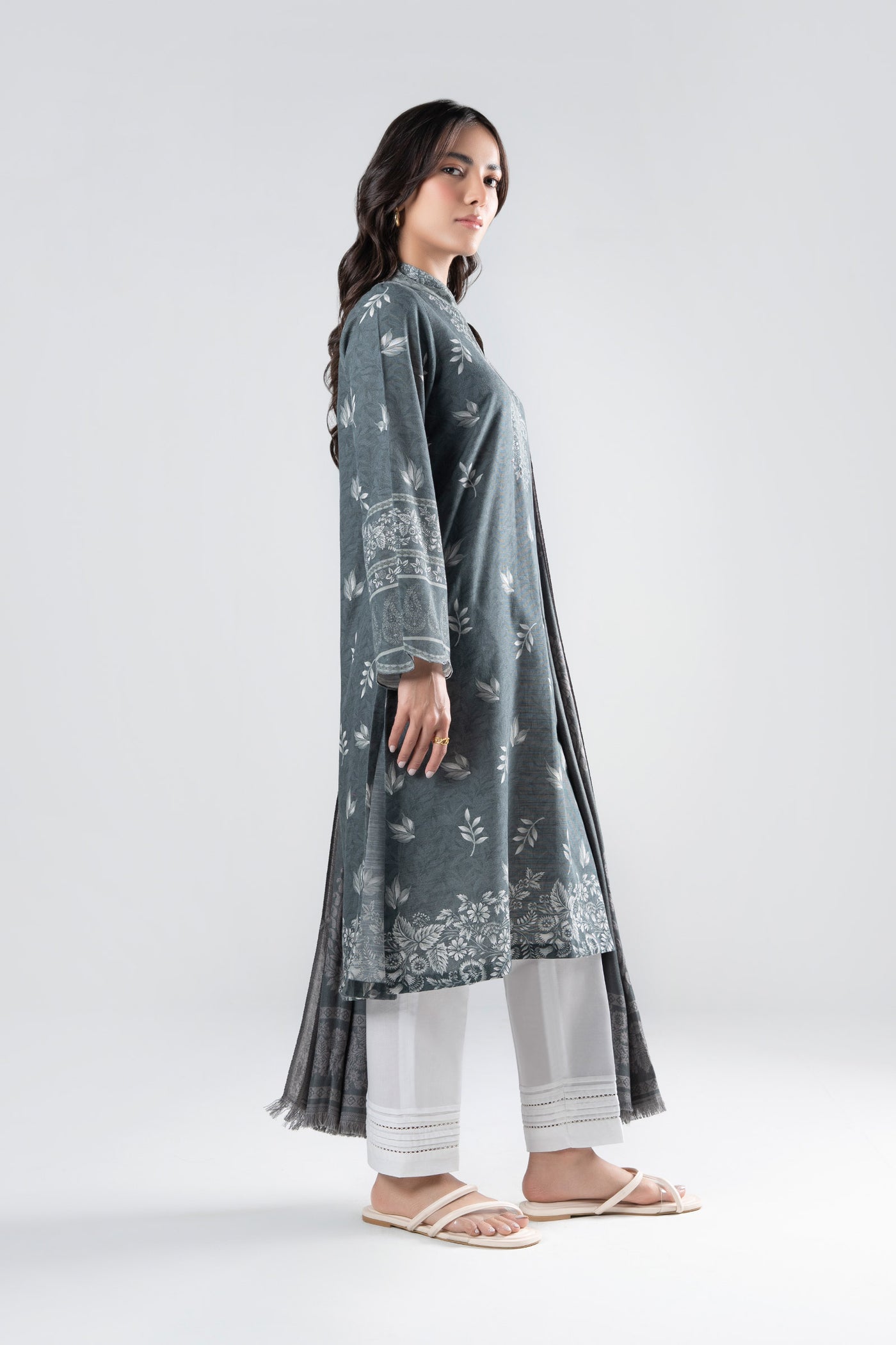 2 Pc Printed Khaddar Suit