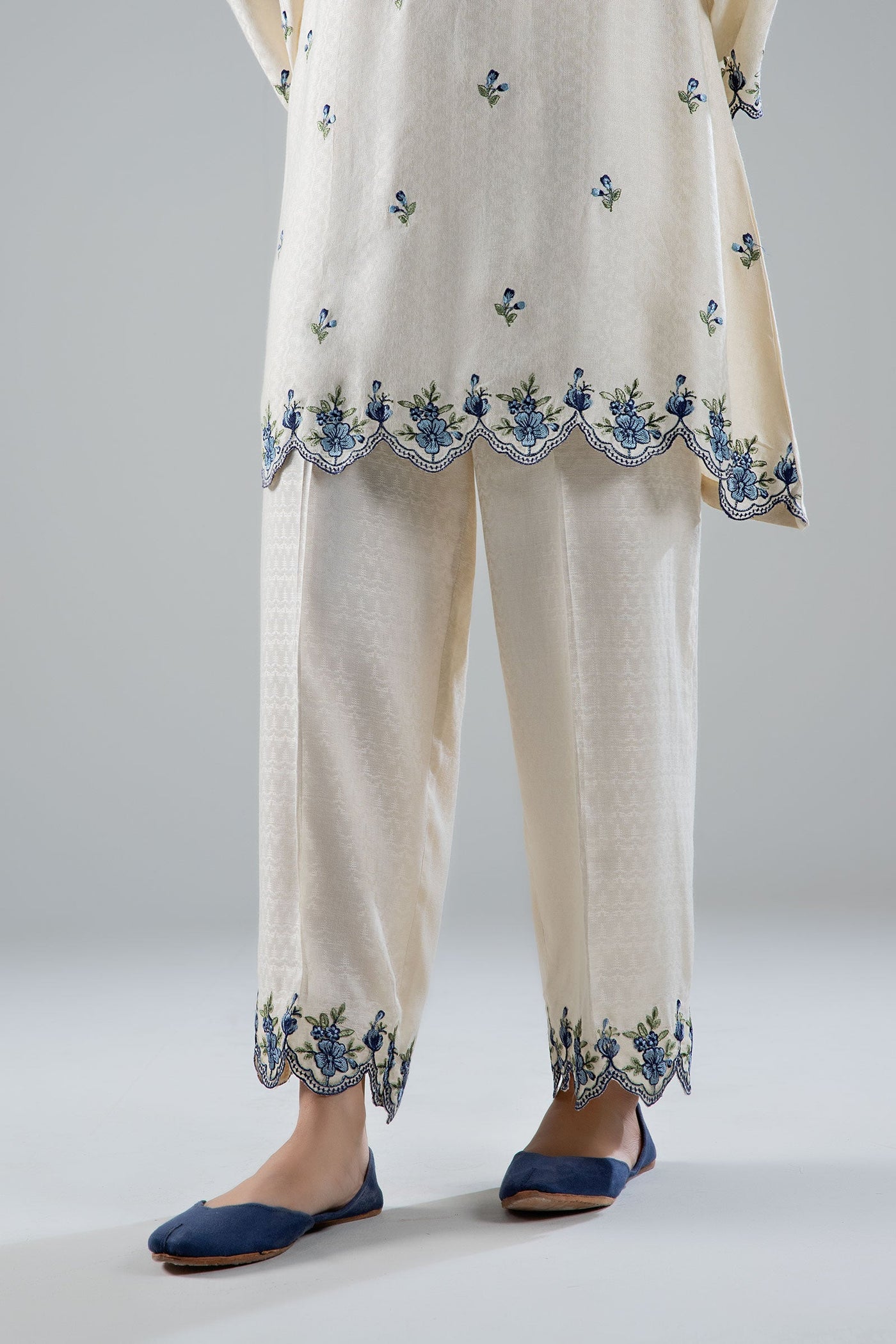 2 Pc Embroidered Linen Suit