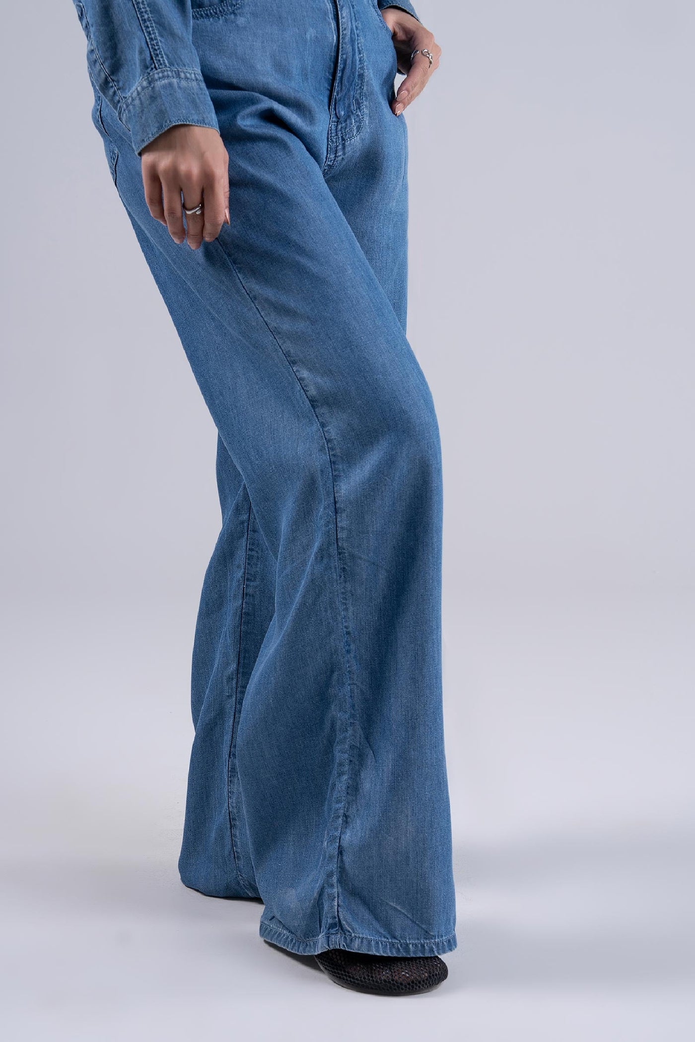 Wide-Leg Jeans